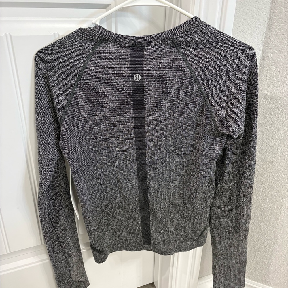 lululemon athletica Women's Charcoal Gray Seamless Long Sleeve Top - Picture 2 of 4